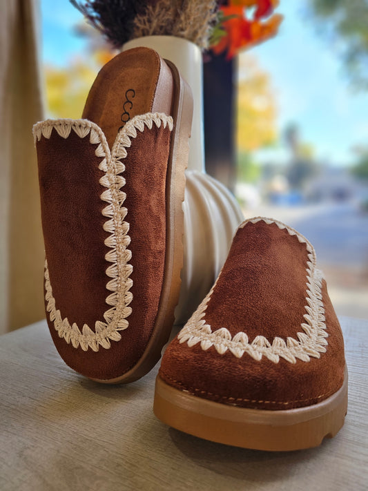 Margaret Slippers- Tan