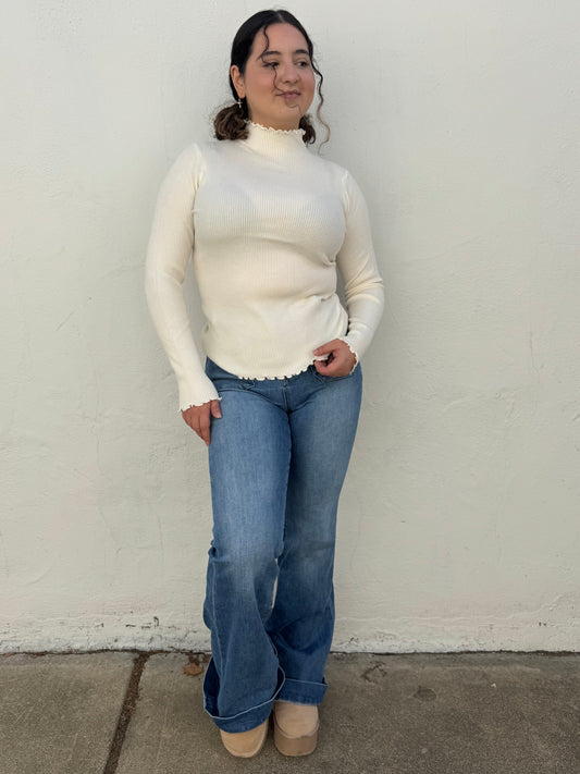 Marcey Turtle Neck- White